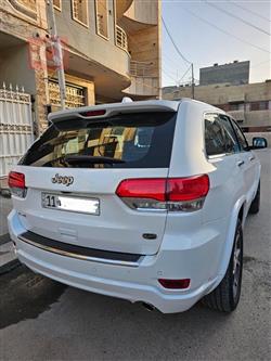 جیپ گراند شیرۆکی